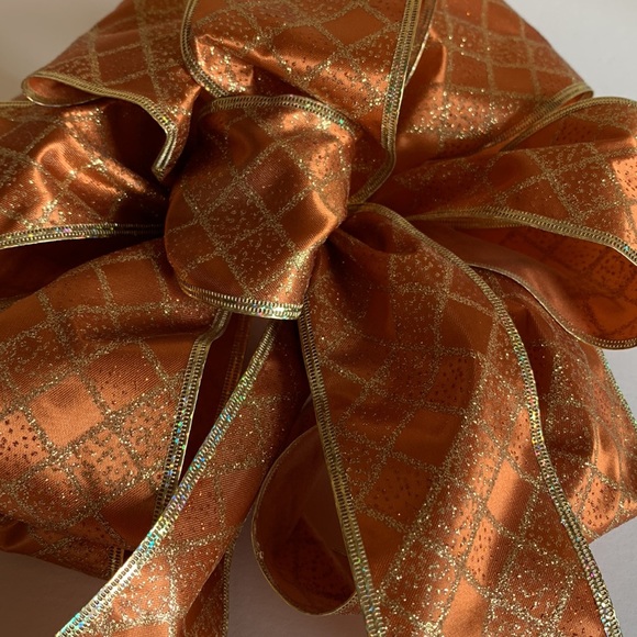 Hand crafted bow for wreaths, gifts, etc - Picture 3 of 11